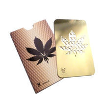Carica l&#39;immagine nel visualizzatore di Gallery, GRINDER CARD – Acciaio Inossidabile – (9x5 cm) – [Diverse Grafiche]-V-Syndicate-Veganja Shop
