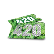 Carica l&#39;immagine nel visualizzatore di Gallery, GRINDER CARD – Acciaio Inossidabile – (9x5 cm) – [Diverse Grafiche]-V-Syndicate-Veganja Shop
